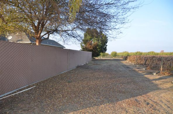 10855 E Nebraska Ave, Selma, CA 93662